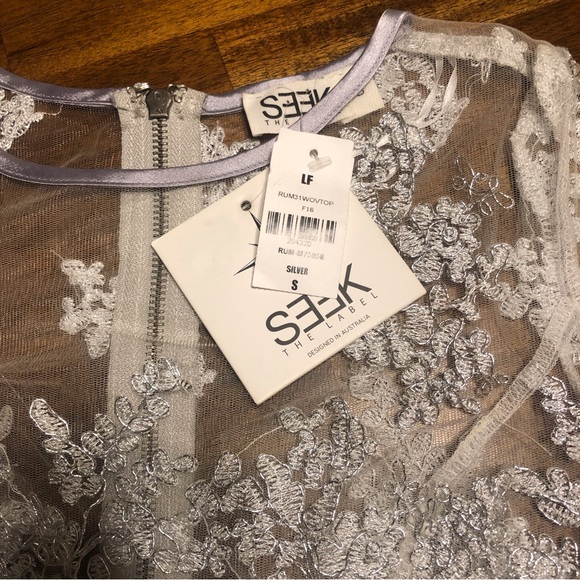 NWT $128 LF "Seek the Label" Embroidered Mesh Silver Top in size Small! - Picture 2 of 9